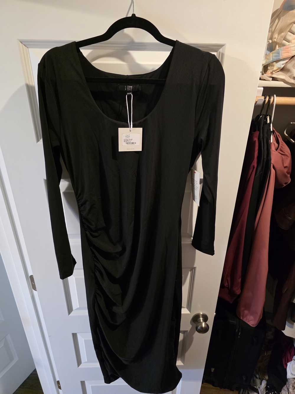 NWT RELR Lora Black Ruched Long Sleeve Dress Size 14-16